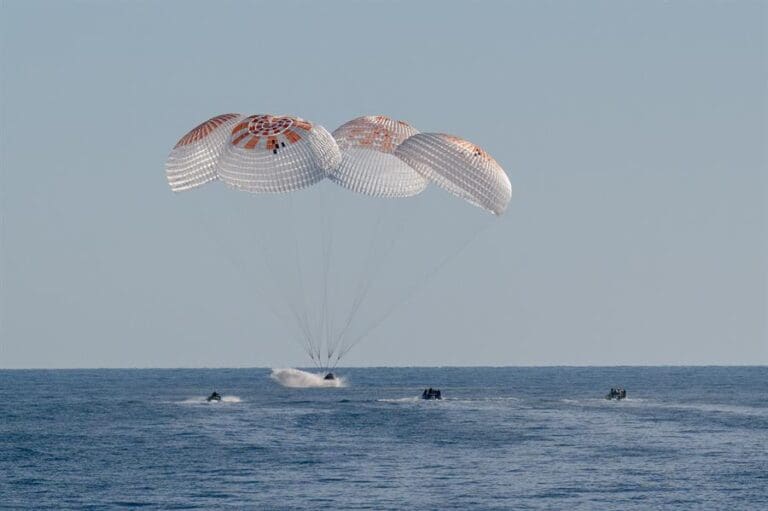 Splashdown Success! Splashdown Success!