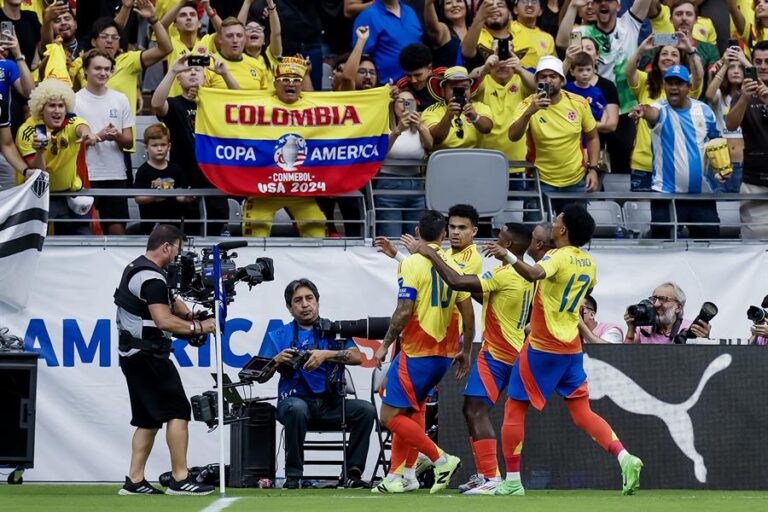 Colombia thrashed Panama 5-0
