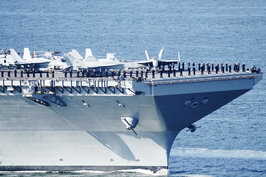 (FILE) Soldiers stand guard on the American aircraft carrier USS Gerald R. Ford on its way into the Oslo Fjord in Drobak, Norway, 24 May 2023. EFE/EPA/Terje Pedersen NORWAY OUT